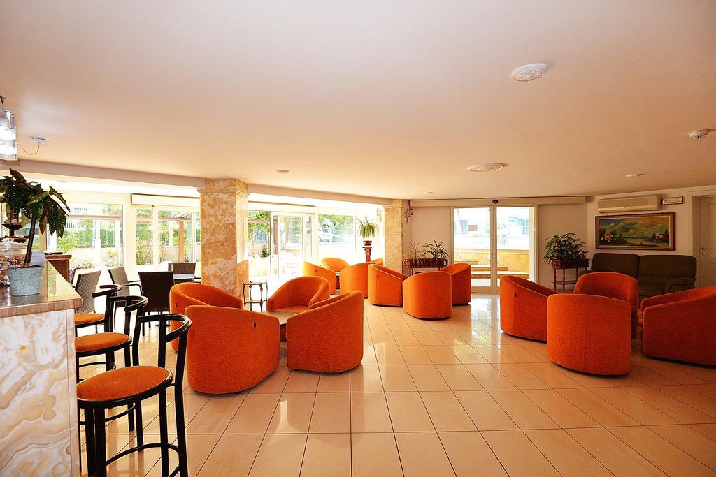Hotel Bamar Pinarella Exterior photo